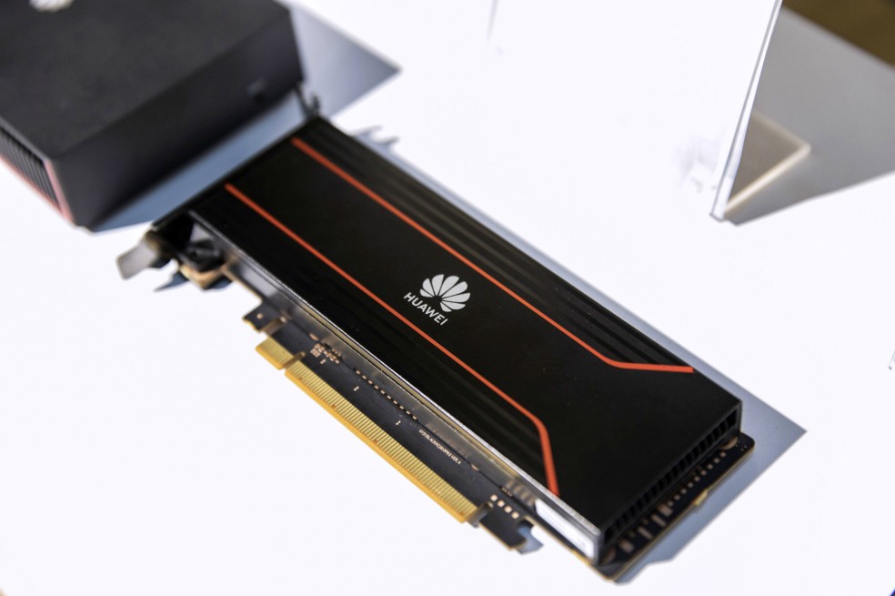 Huawei estaría acumulando chips de EE.UU. para cubrir sus necesidades por dos años