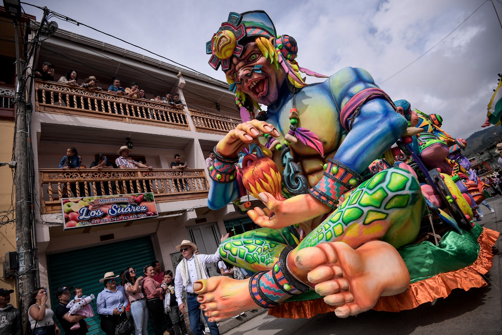 “Para este año preparamos una programación que exaltó en diferentes espacios y en
diferentes eventos, la riqueza cultural de nuestra tierra. Durante el desfile folclórico, las Instituciones Educativas del Municipio le rindieron un homenaje a los destinos naturales de Colombia”, dijo Juan Carlos Ramírez Aguirre, Alcalde Municipal (D).