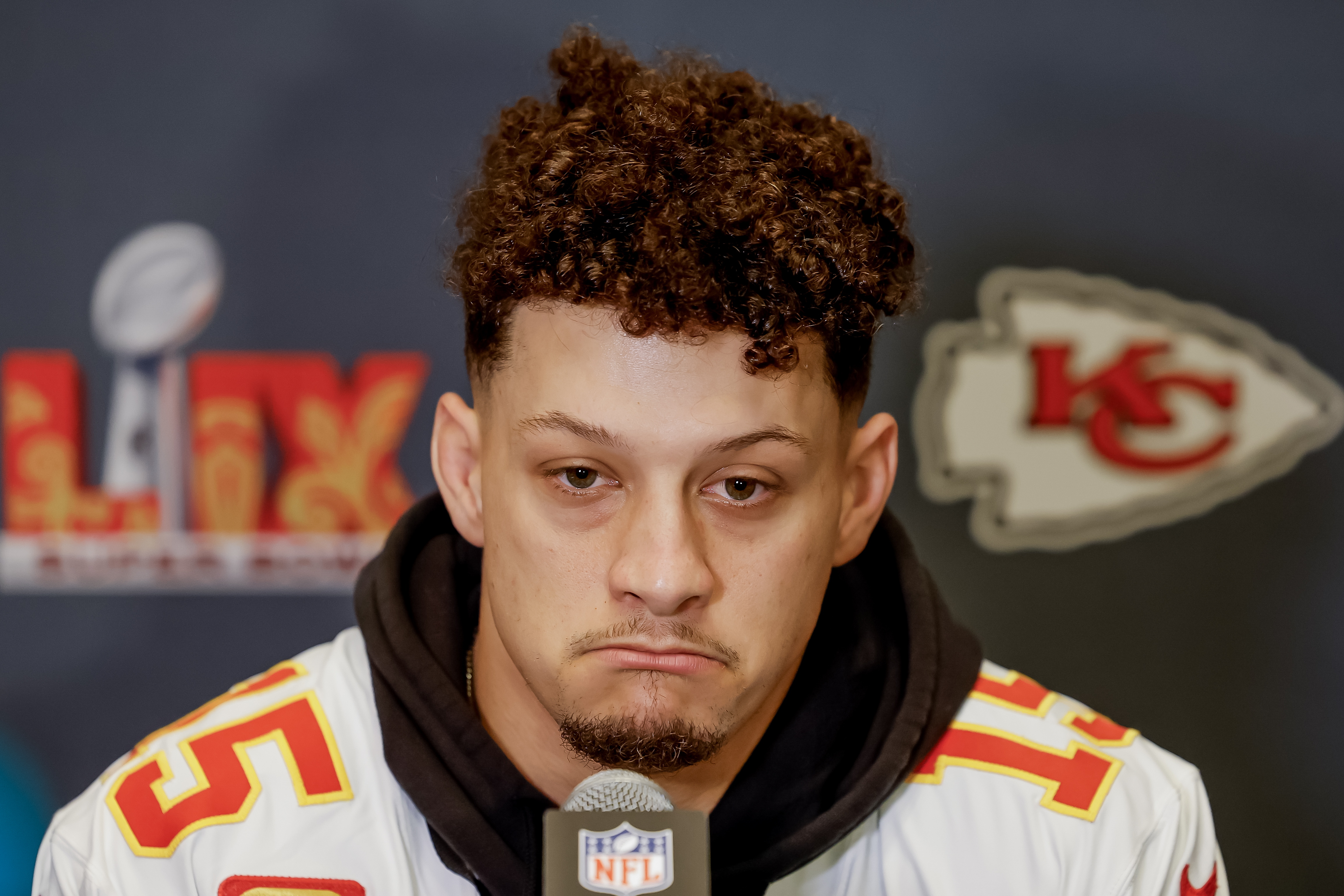 New Orleans (United States), 04/02/2025.- Kansas Chiefs quarterback Patrick Mahomes speaks to the news media at the team hotel ahead of the National Football League's Super Bowl LIX in New Orleans, Louisiana, USA, 04 February 2025. The AFC champion Kansas City Chiefs face the NFC champion Philadelphia Eagles in Super Bowl LIX at Caesars Superdome in New Orleans, Louisiana, 09 February 2025. (Nueva Orleáns, Filadelfia) EFE/EPA/ERIK S. LESSER