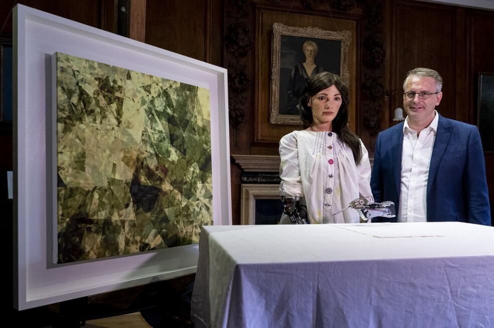 Oxford expone al «primer robot artista» del mundo