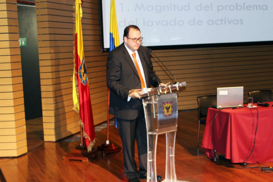 Renunció director de la UIAF tras informe de The Economist