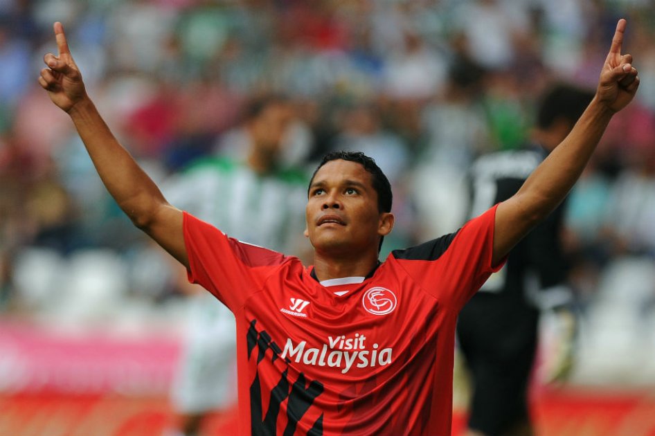 Carlos Bacca jugará con el Sevilla hasta 2018