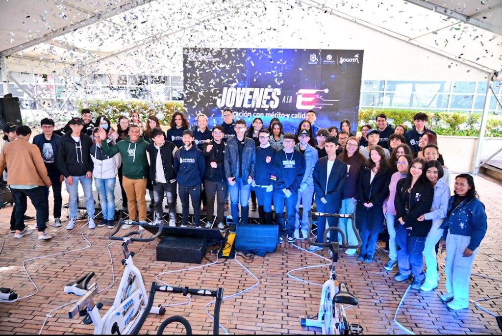 Más de 2.000 jóvenes recibieron becas para estudiar, ¿cómo saber si fue elegido?