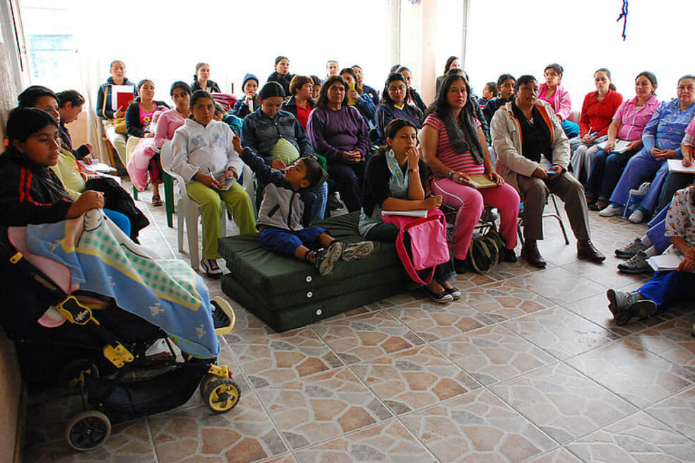 Estudio con madres adolescentes de Usme revela que el 63 % enfrenta problemas socioeconómicos