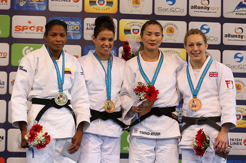Yuri Alvear (izquierda), medalla de plata en el Gran Prix de Judo en Turquía. Foto: intjudo.eu