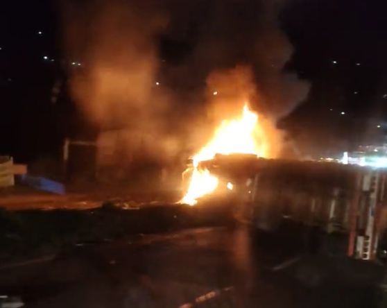 Fusagasugá: en incendio terminó choque en la vía Bogotá – Girardot