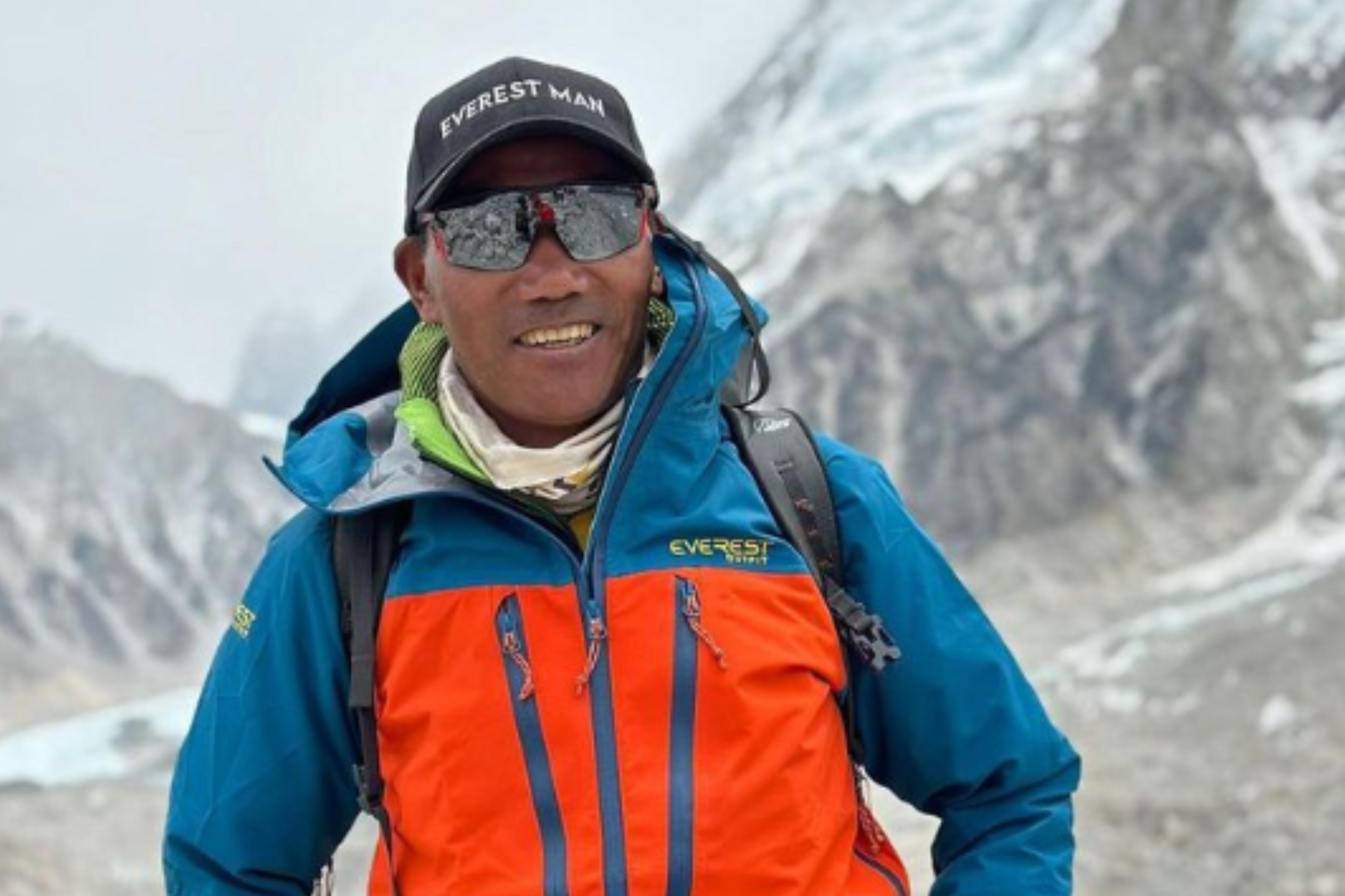 Hombre rompió récord mundial tras subir 27 veces el monte Everest