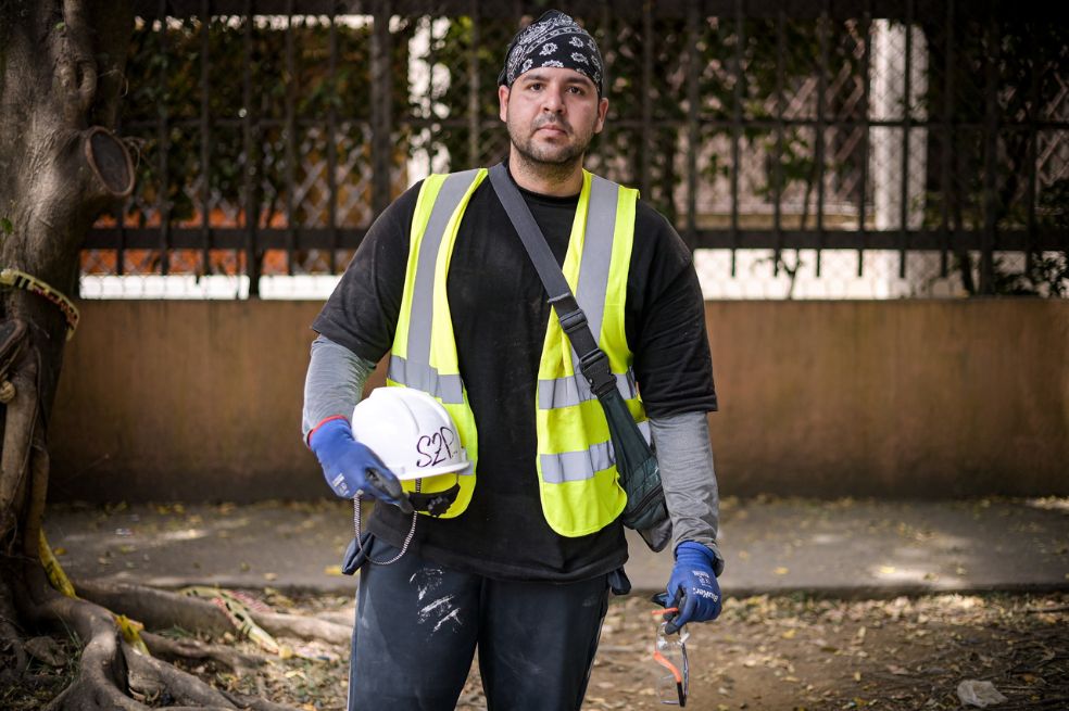 Voluntarios que hacen parte de las labores de búsqueda y rescate en Pereira y Cali.