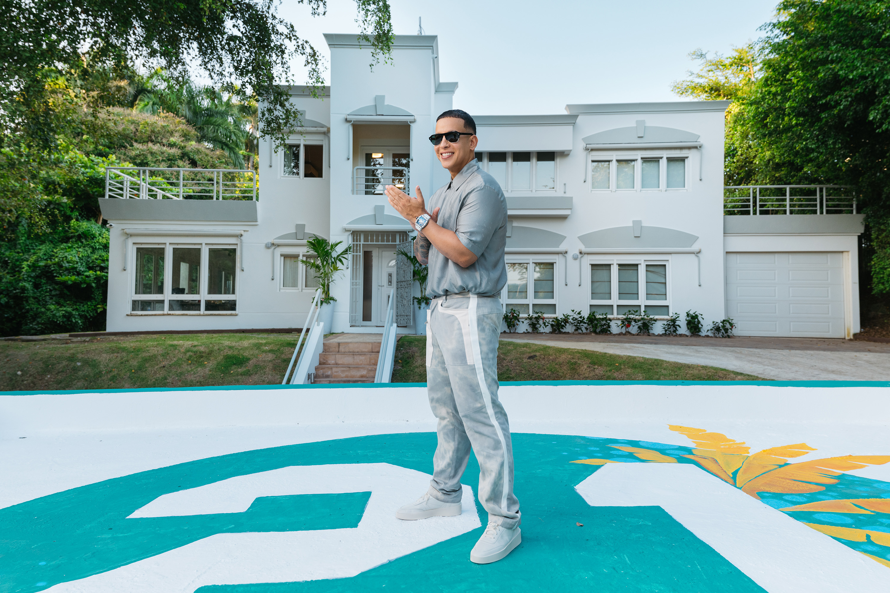 ¿Una mansión barata? esto cuesta hospedarse en la casa de Daddy Yankee