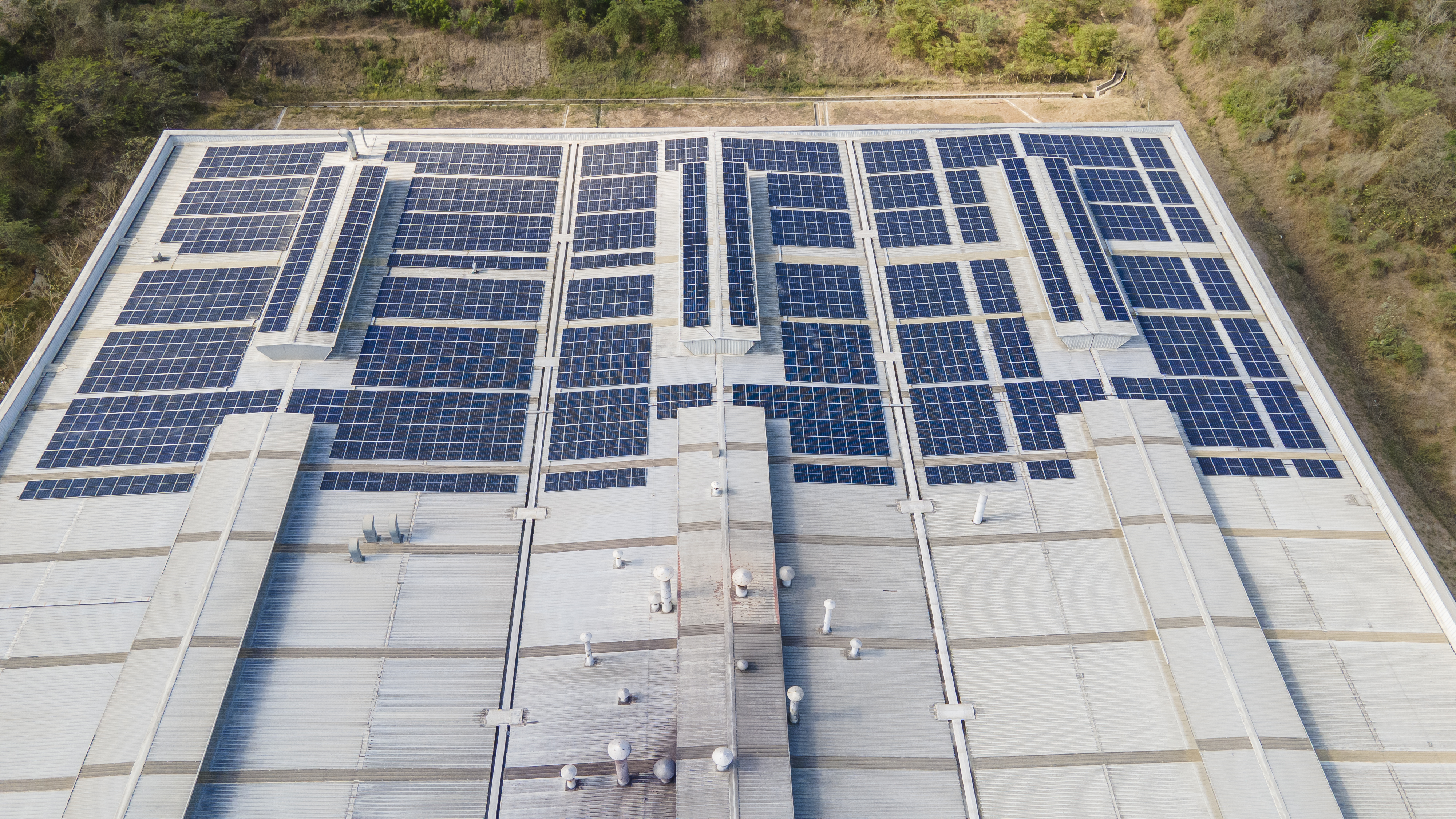 Se inicia piloto para aprovechar baterías de vehículos eléctricos en Colombia