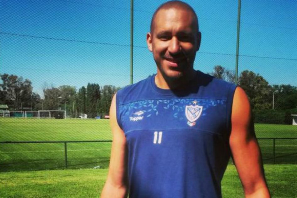 Jonas Gutiérrez, mediocampista argentino que superó un cáncer de testículo. Foto: @Velez 