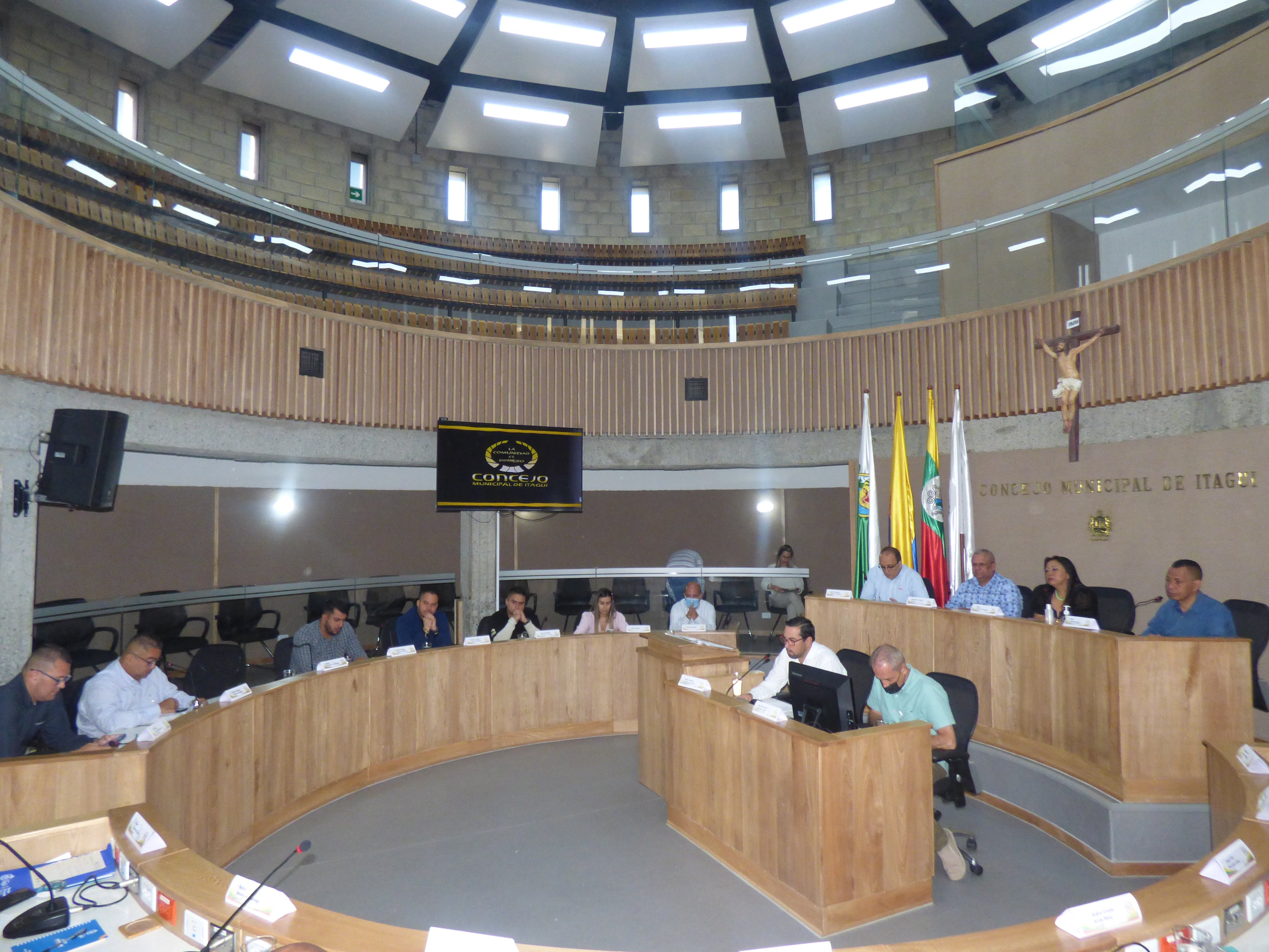 Concejales de Itagüí se fueron a Europa mientras el municipio está en emergencia