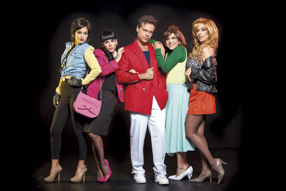 Alejandro Martínez vuelve recargado al teatro