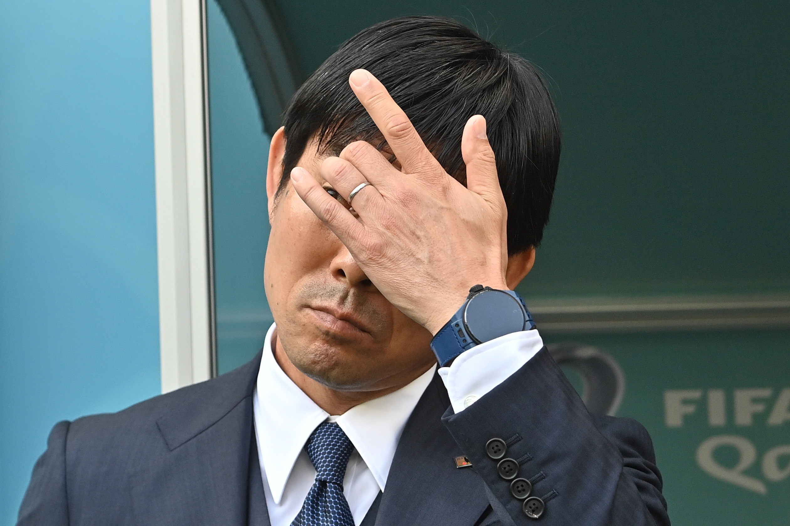 Doha (Qatar), 27/11/2022.- Head coach Hajime Moriyasu of Japan reacts before the FIFA World Cup 2022 group E soccer match between Japan and Costa Rica at Ahmad bin Ali Stadium in Doha, Qatar, 27 November 2022. (Mundial de Fútbol, Japón, Catar) EFE/EPA/Noushad Thekkayil