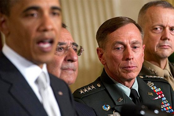 Petraeus pidió perdón por escándalo sexual que lo obligó a dejar la  CIA