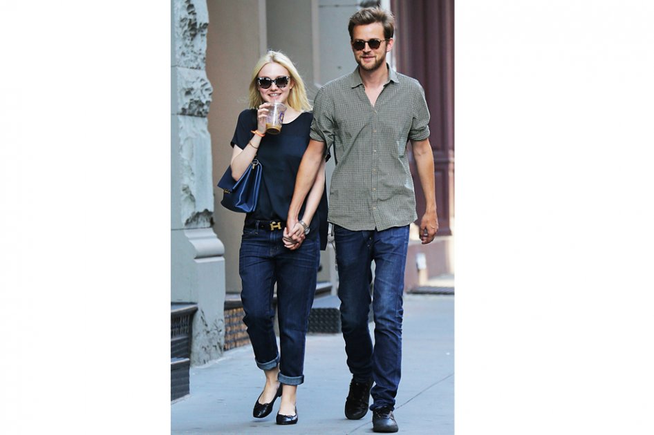 Dakota Fanning resta importancia a los 13 años que le lleva su novio