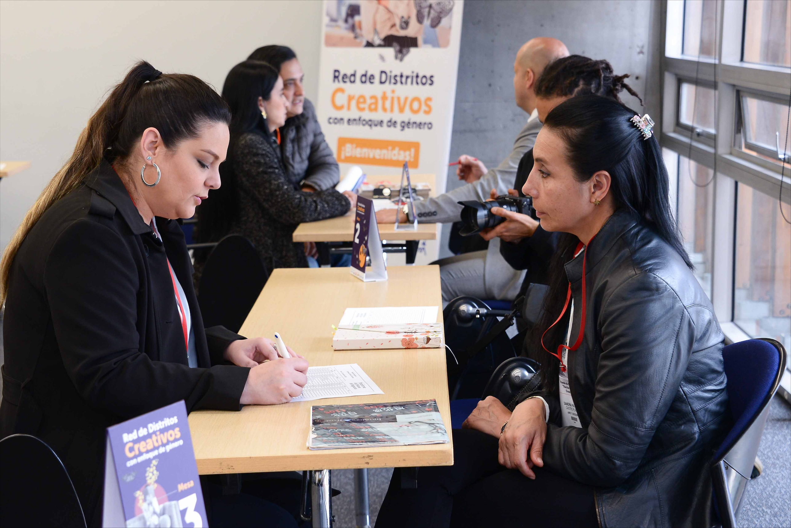 La Red de Distritos Creativos de Bogotá fortalece negocios con enfoque de género