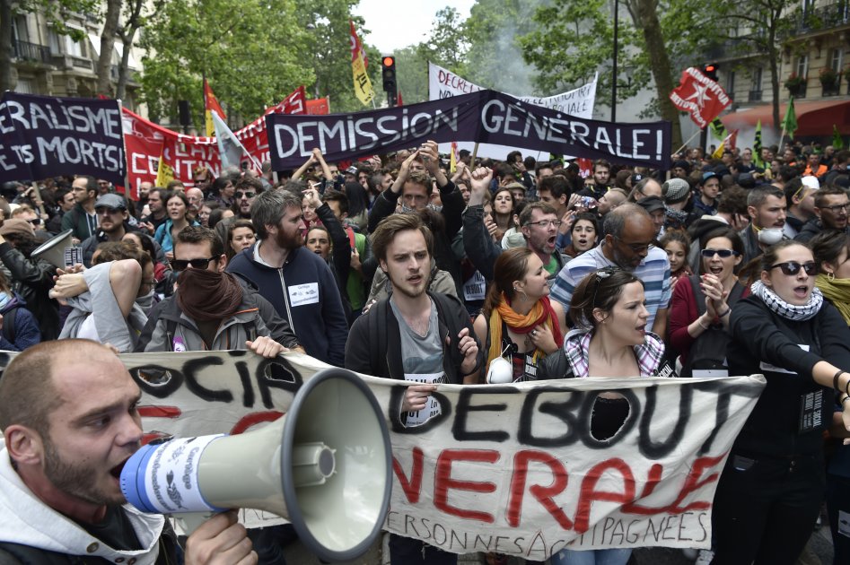 En plena Eurocopa, miles de franceses vuelven a movilizarse contra reforma laboral