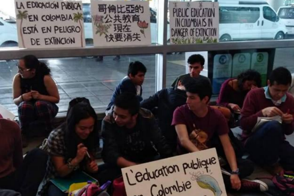 En el Parque Nacional y el aeropuerto El Dorado, estudiantes toman clases en Bogotá
