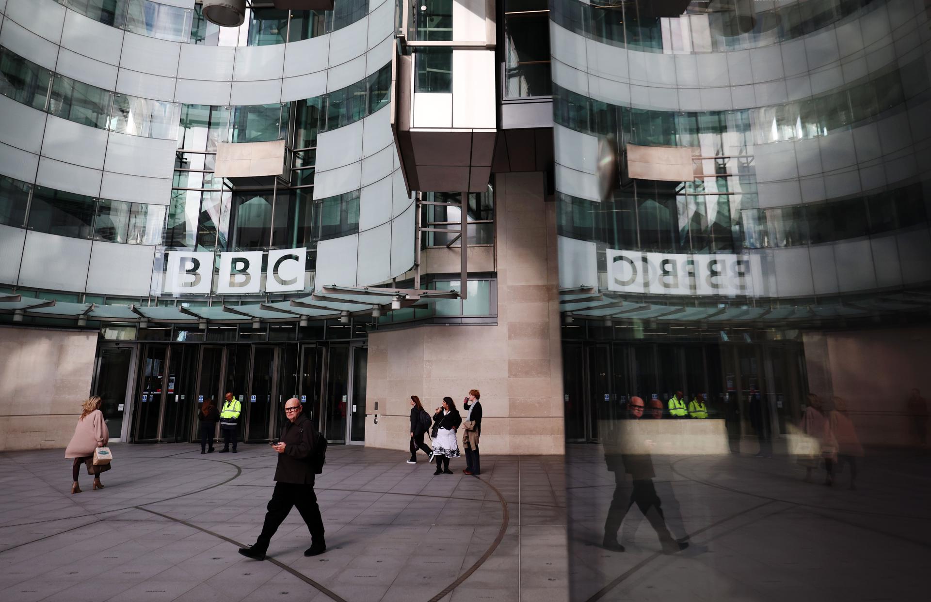 Pese a las disculpas de la BBC, Trump la demandará hasta por USD 5.000 millones
