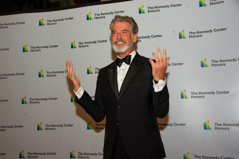 Pierce Brosnan y Camila Cabello, protagonistas de «La Cenicienta»