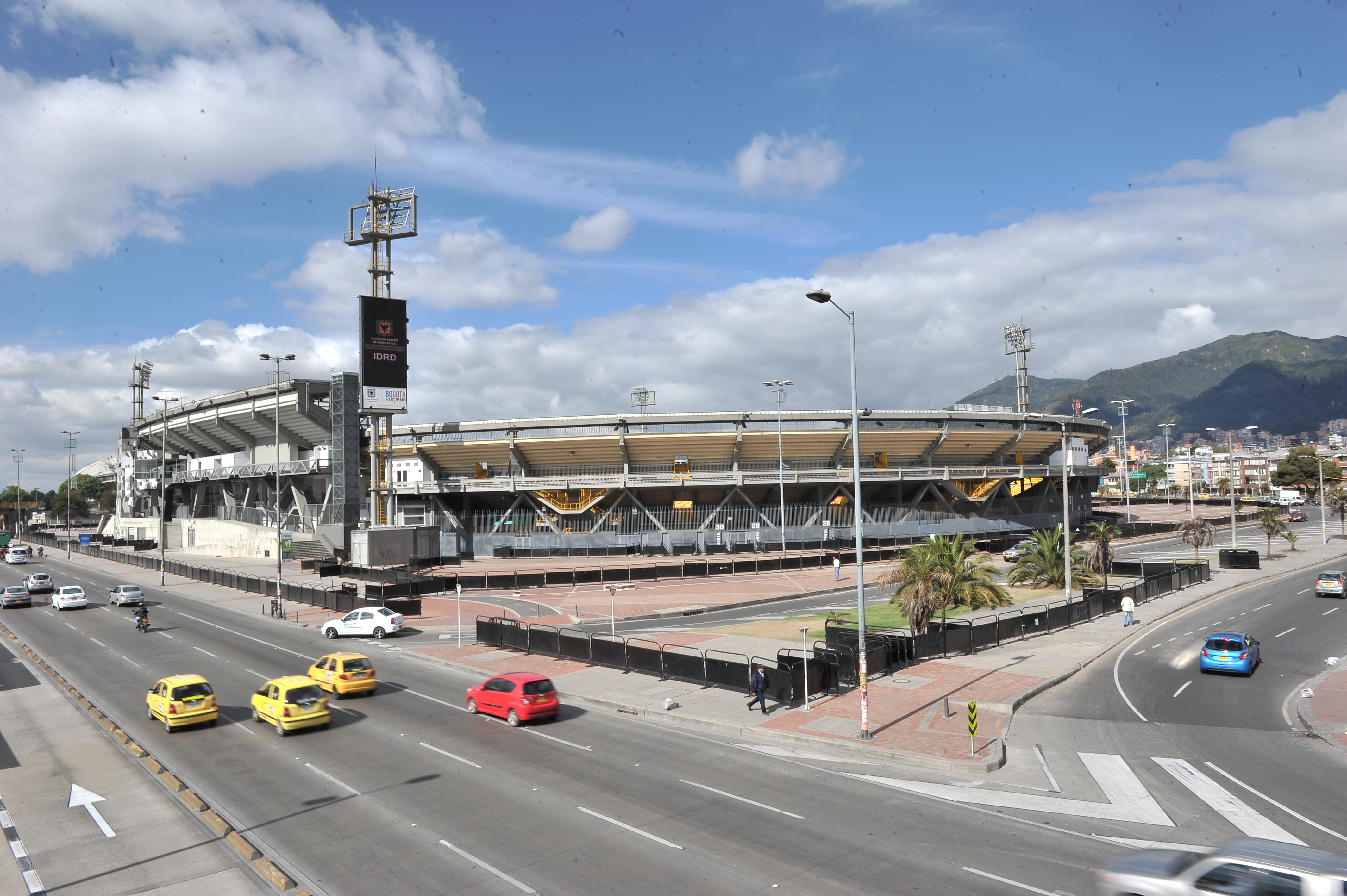 Investigan funcionarios de Alcaldía de Bogotá por contratos irregulares del Campín