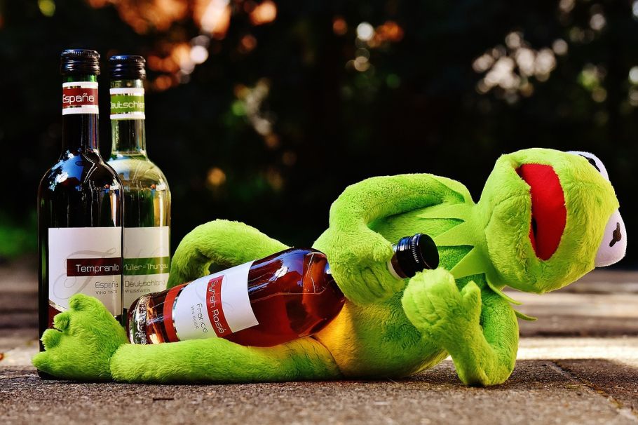Señales que corroboran que eres un alcohólico problemático