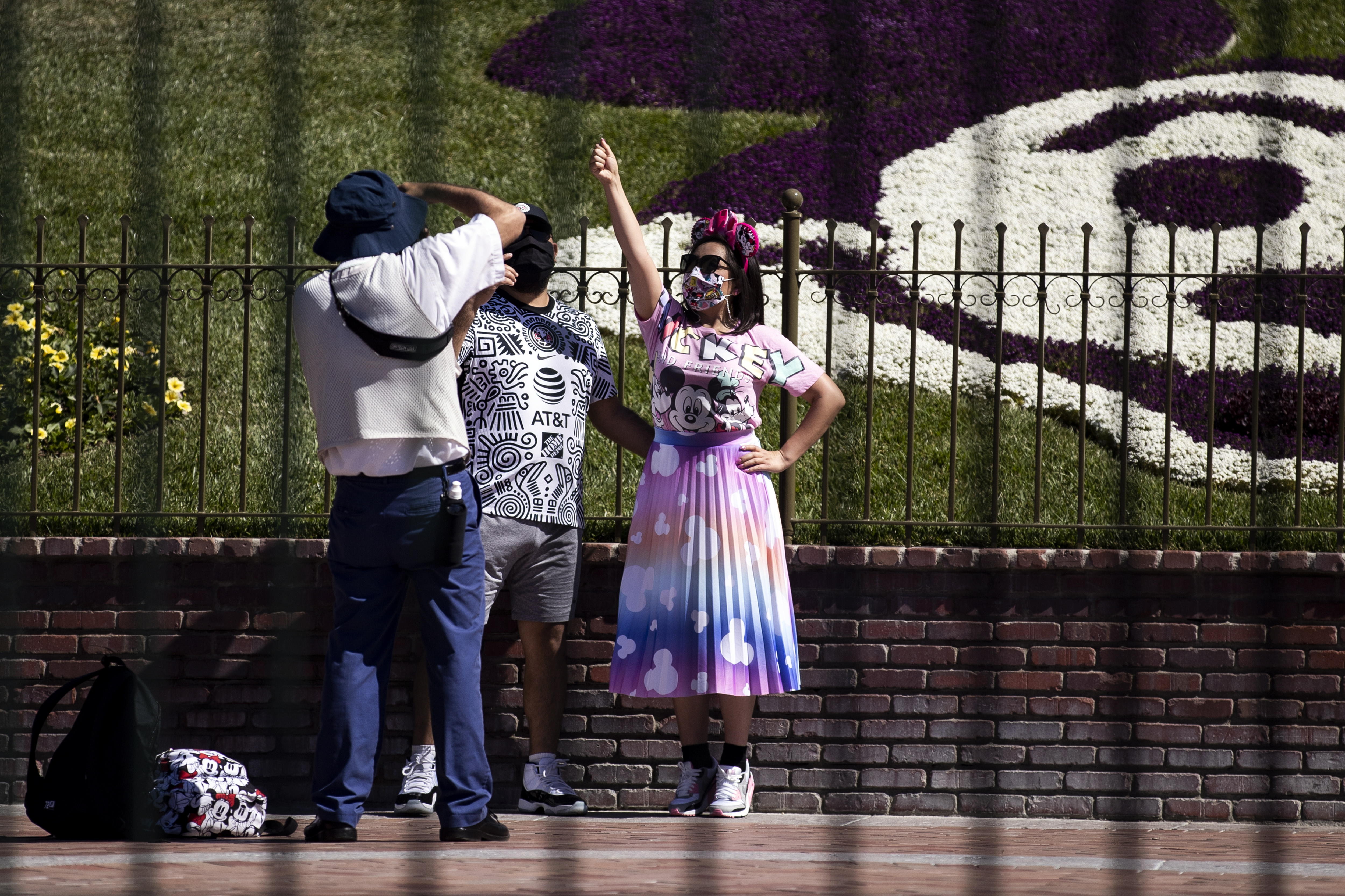 Todos los visitantes de Disneyland (de dos años o más) deberán llevar tapabocas en todo momento.