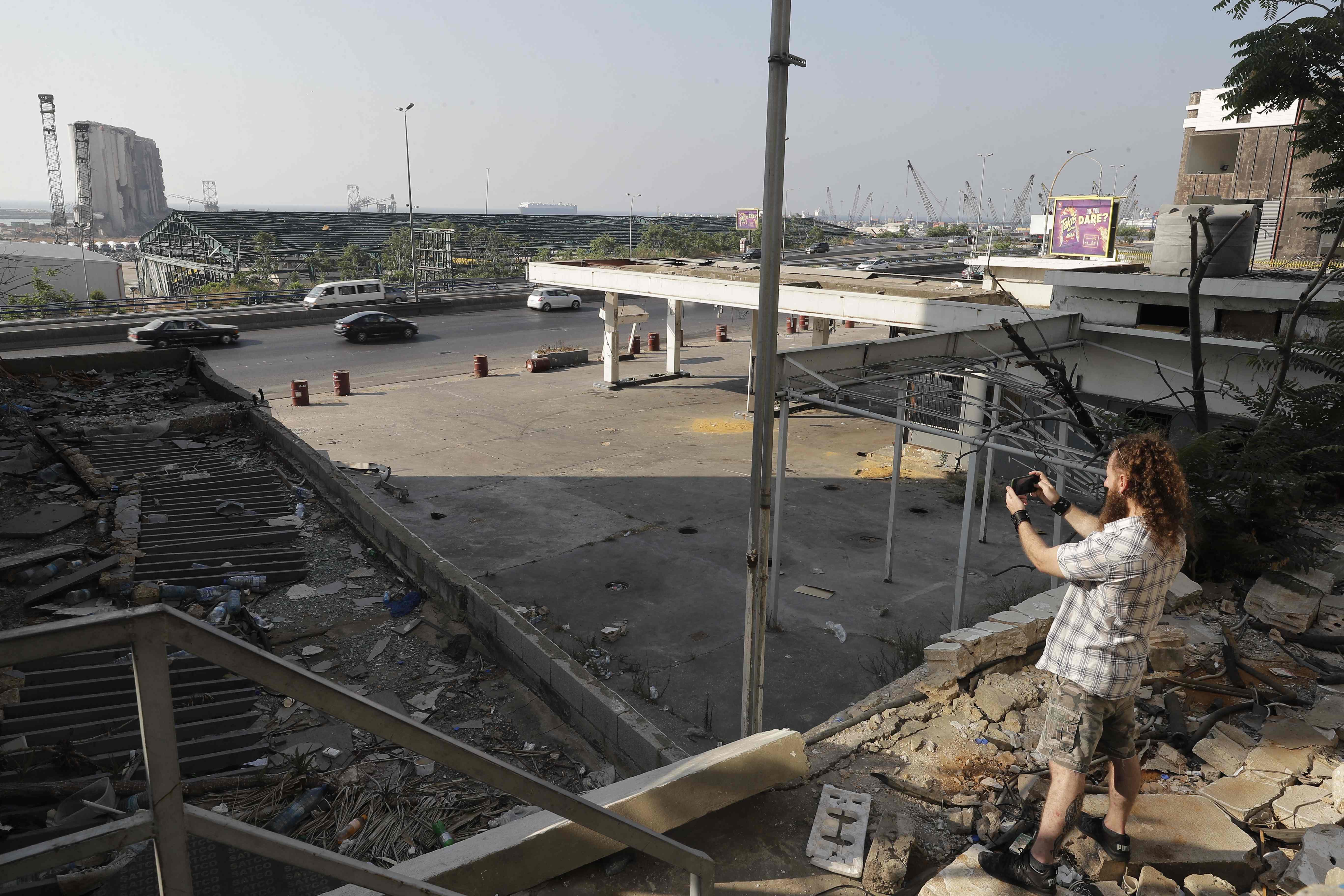 Shady Rizk toma una fotografía de cómo está a día de hoy el puerto de Beirut.