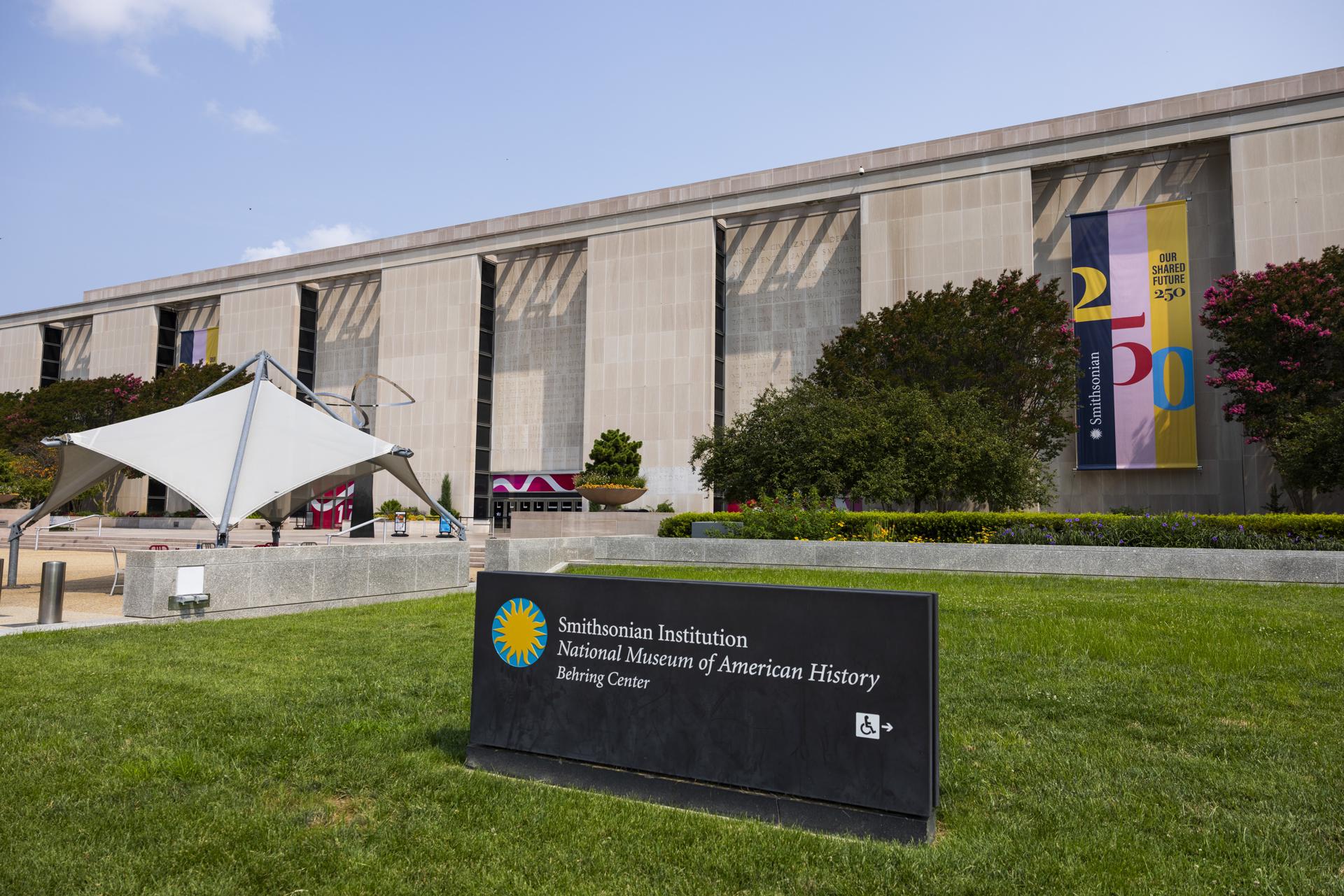 Trump ordena colocar avisos de “sesgo ideológico” en el Museo de Historia de EE.UU.
