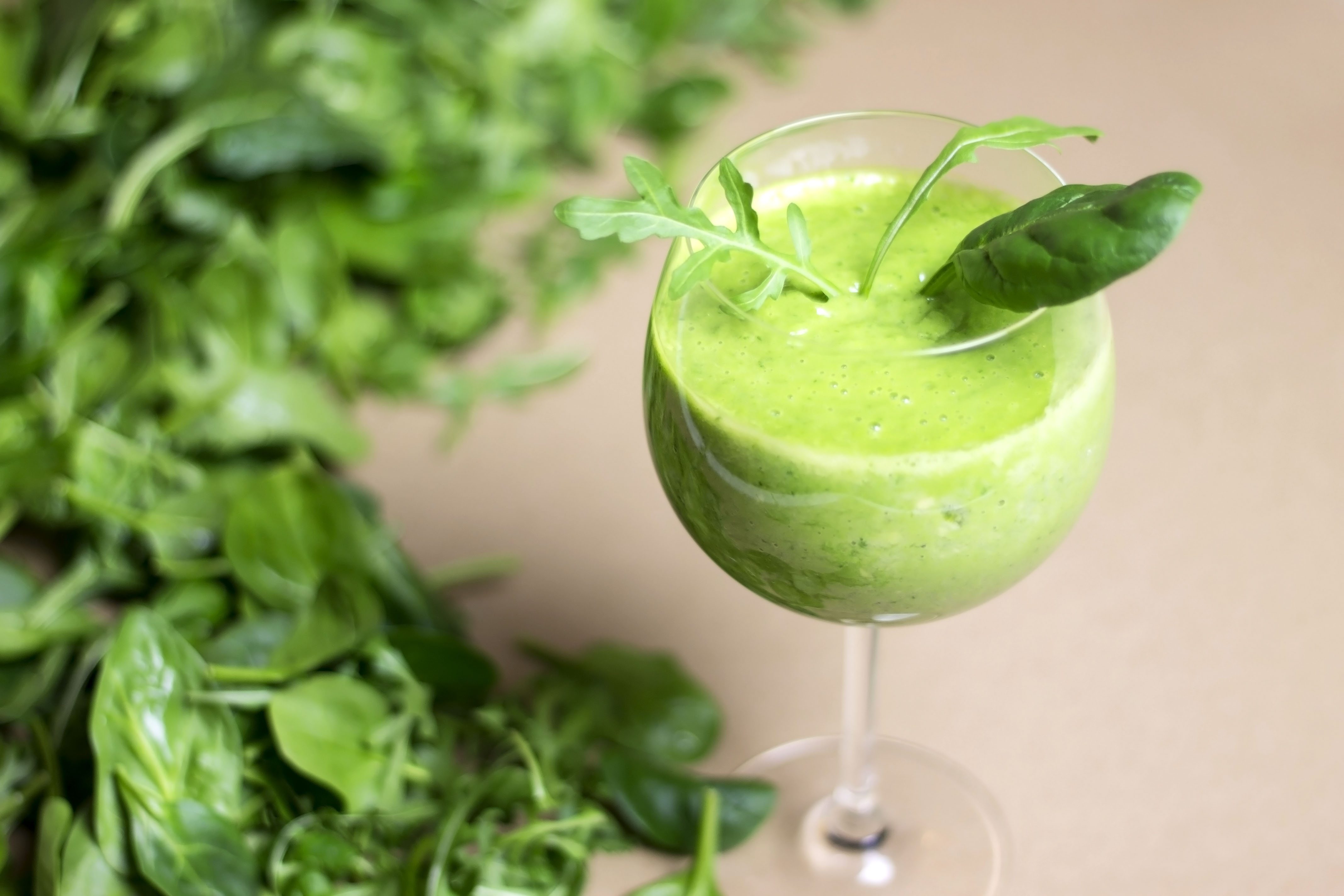 Aquí está la receta para preparar un martini matcha