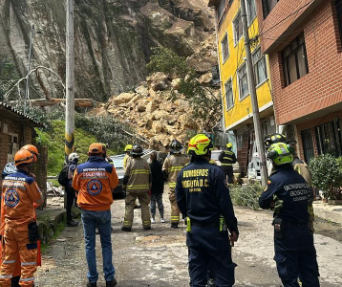 Alerta en Usaquén por deslizamiento de tierra en la calle 127: viviendas en riesgo