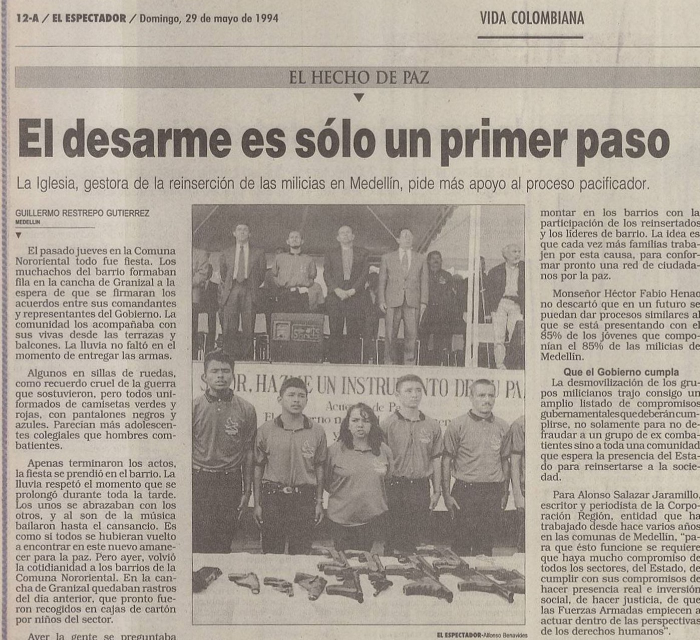 Noticia sobre el desarme de las milicias urbanas de Medellín del 29 de mayo de 1994 en El Espectador.