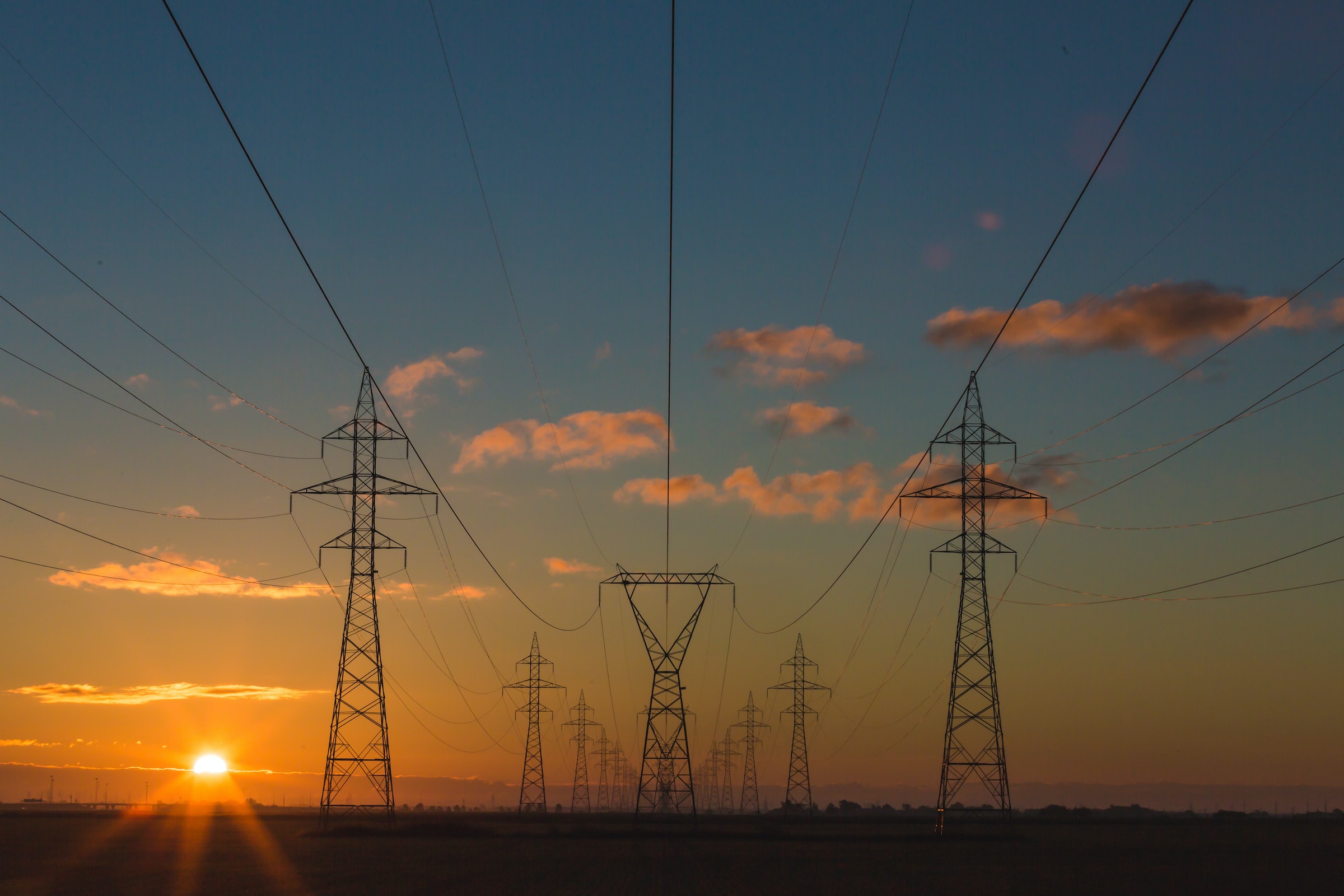 Destacan proyectos eléctricos y de gas por $1,03 billones en varios departamentos