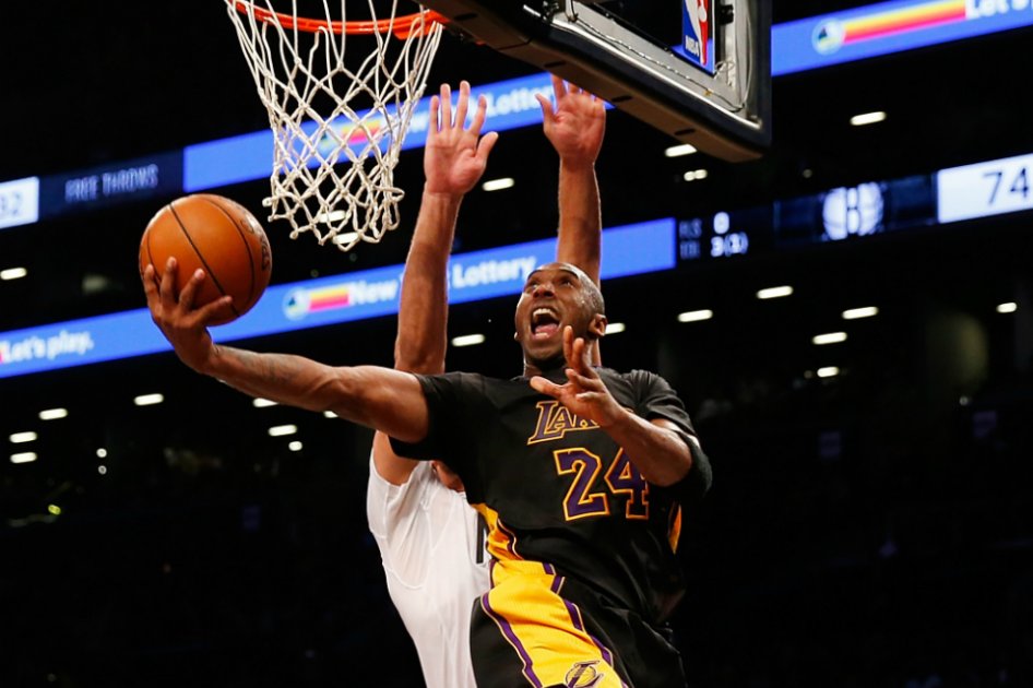 Los Lakers de Kobe Bryant logran primer triunfo de la temporada