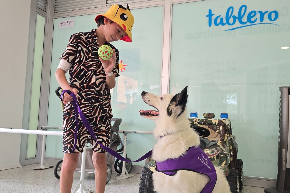 Innovación en la rehabilitación: terapia canina para pacientes con quemaduras