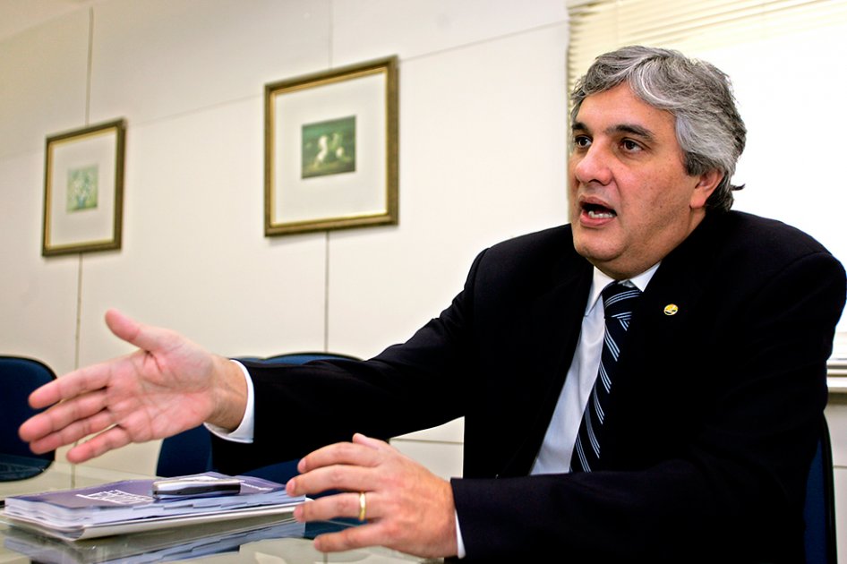 Arrestan en Brasil a senador y banquero por el escándalo de Petrobras