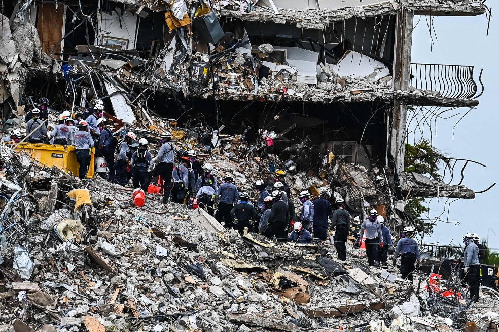 Muertos en derrumbe de edificio en Miami ascienden a 46