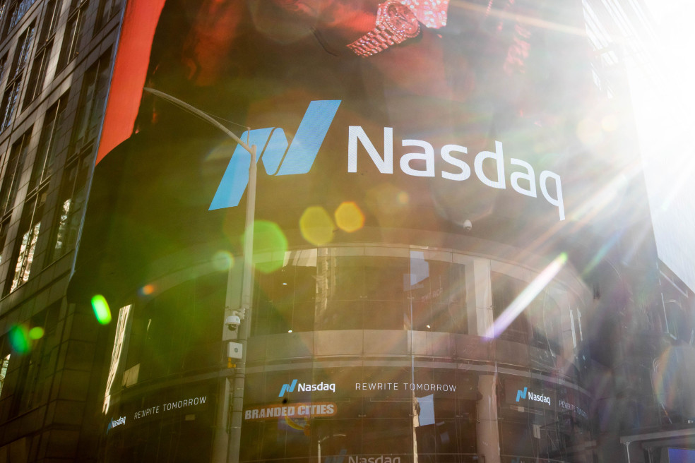 En Wall Street, Nasdaq y S&P 500 terminaron en niveles récord