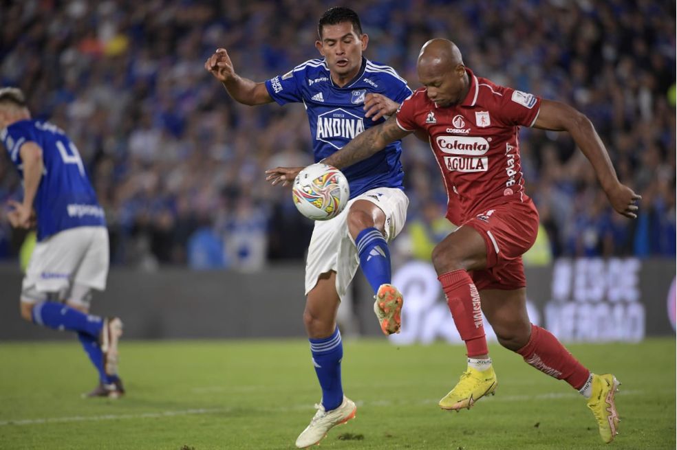 Victoria de Millonarios 2 - 1 frente a América de Cali en el estadio El Campín de Bogotá.