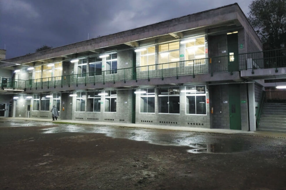 Este es el colegio Francisco José de Caldas, en Santa Rosa de Cabal (Risaralda), construido por Mota-Engil.  / Archivo particular