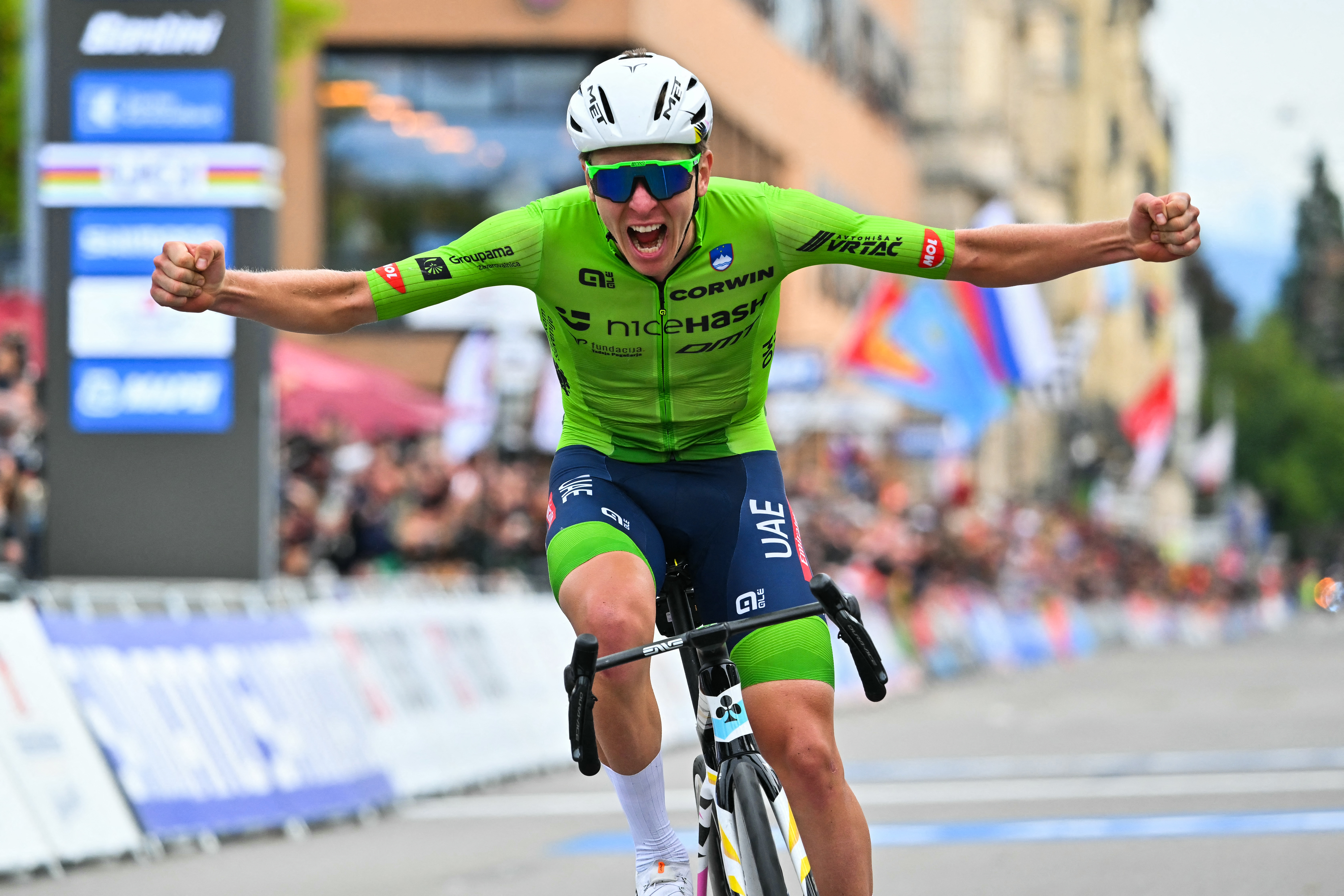 Pogacar hizo historia en Zúrich y se coronó campeón mundial de ruta