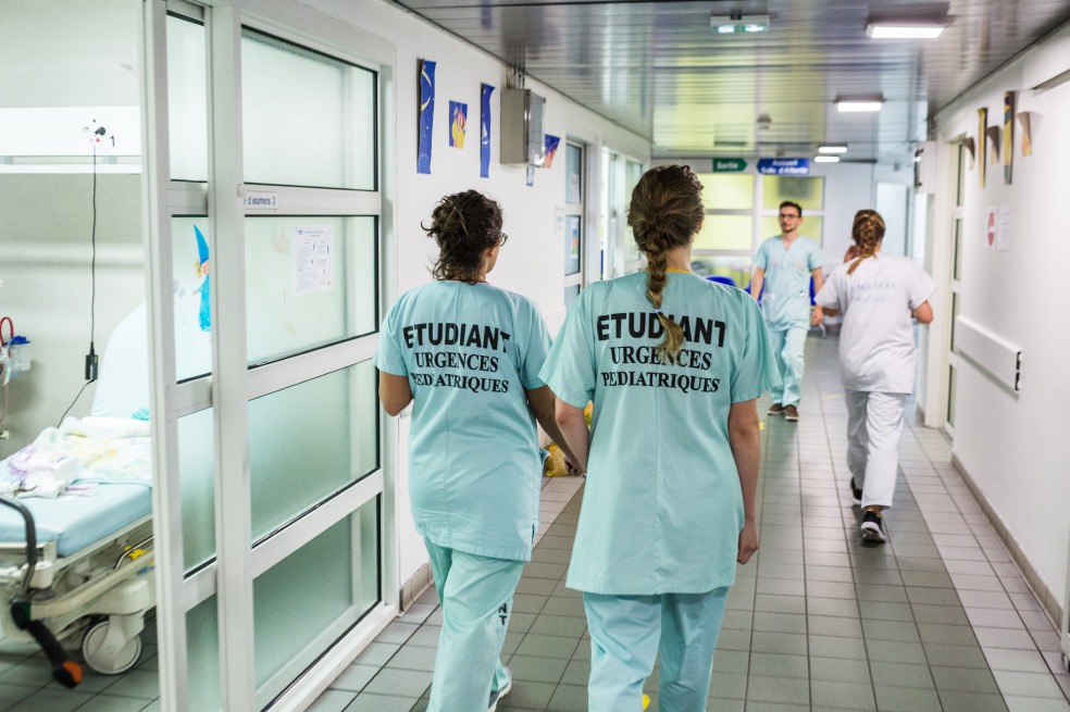 En Francia, 40 médicos de emergencias fueron monitoreados para evaluar su desempeño durante un turno. /