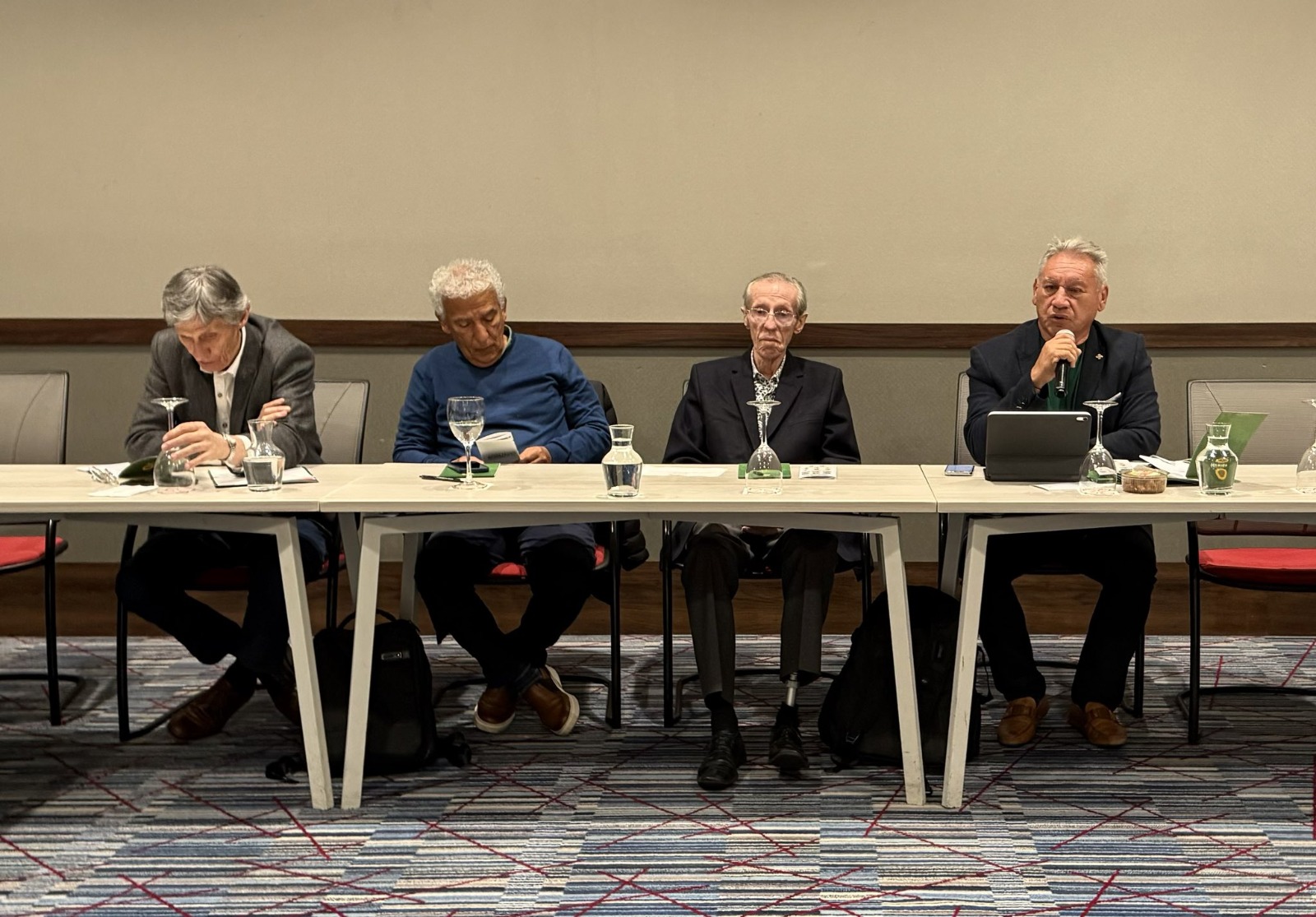 Alianza Verde se uniría a campaña de Iván Cepeda bajo acuerdo programático  y le abrió la puerta a escisión Noticias hoy | EL ESPECTADOR