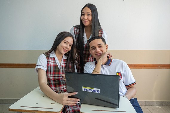 La Alcaldía de Medellín mejoró la educación de más de 280.000 estudiantes