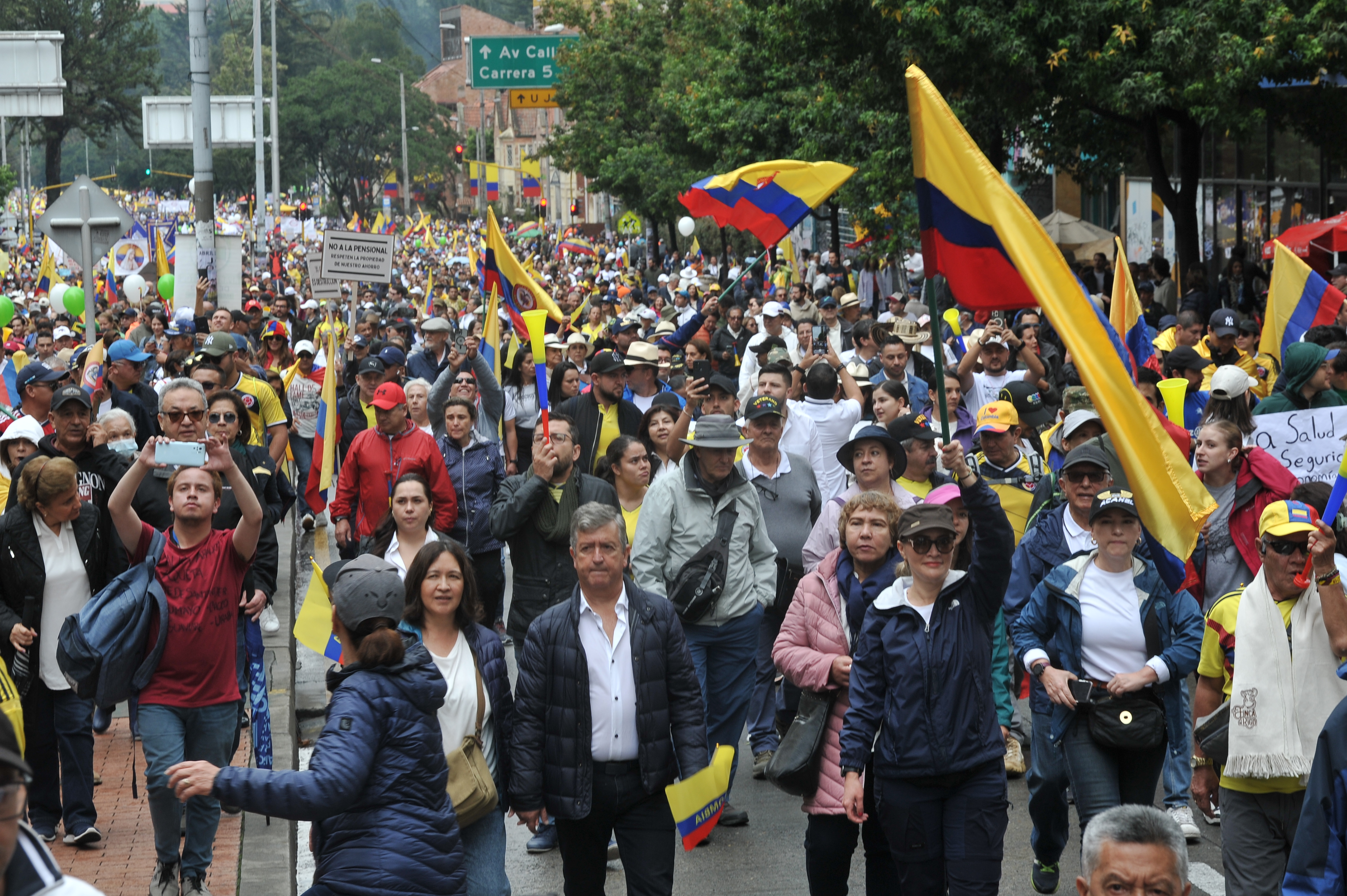 De ciertos marchantes y el guerrillero imaginario 