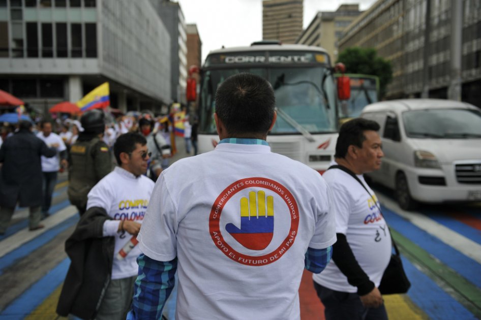 Protesta de los comerciantes de San Victorino por supuesta desleal de los chinos. /Gustavo Torrijos.