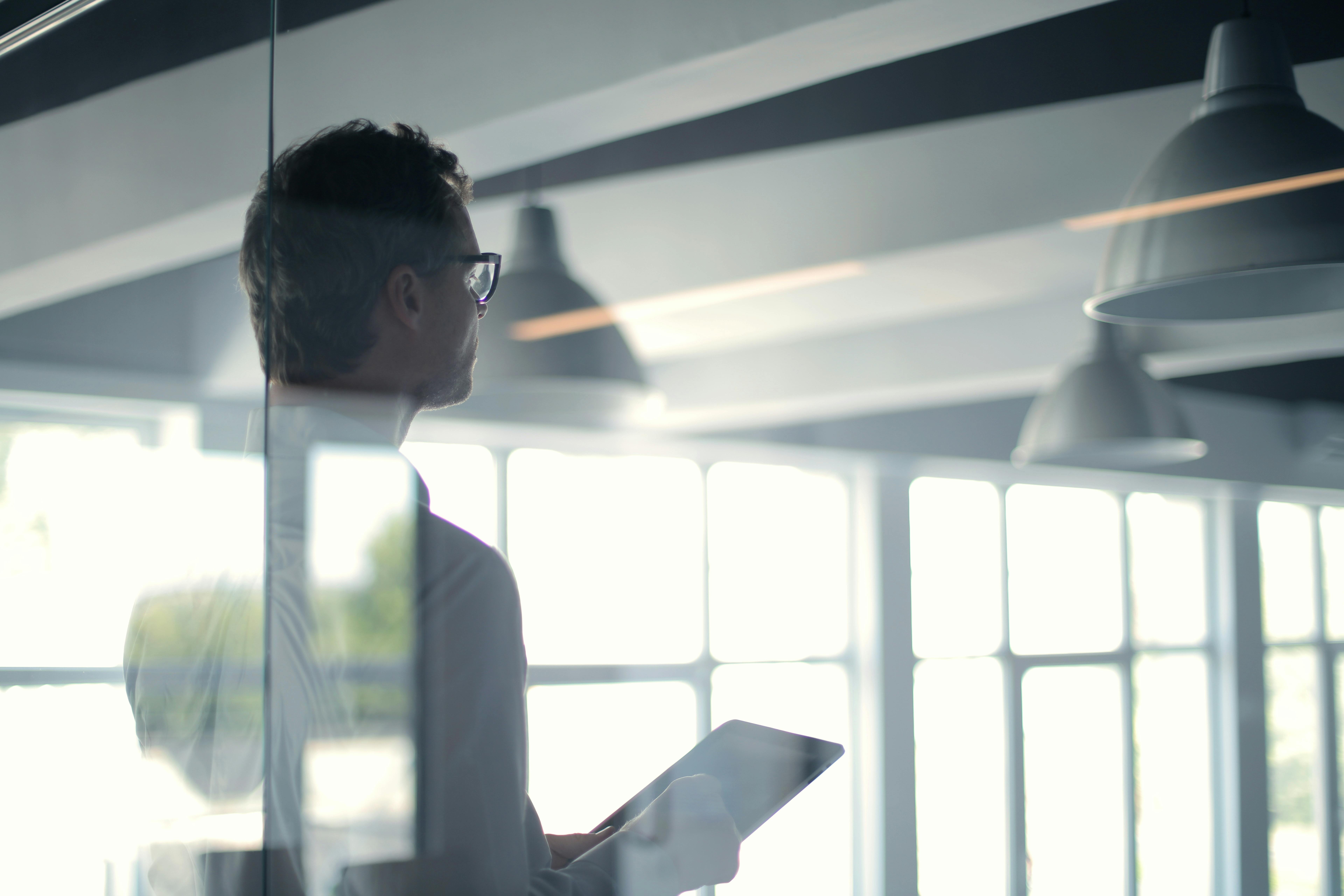 Soy empleado y quiero ser emprendedor: ¿Qué debo hacer, paso a paso? Guía gratuita