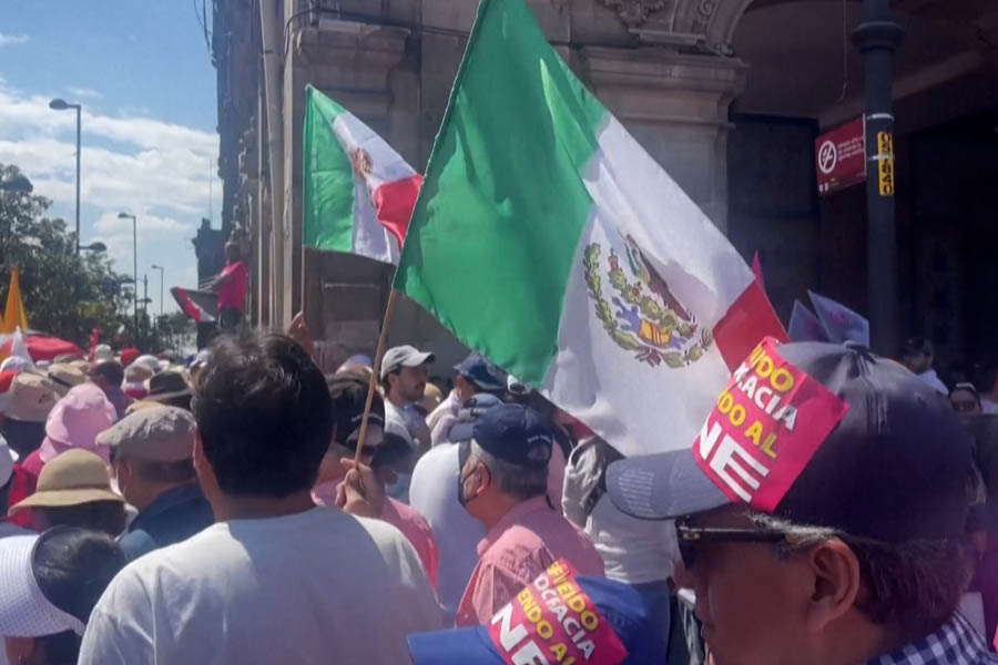 México: protestas contra reforma electoral de López Obrador
