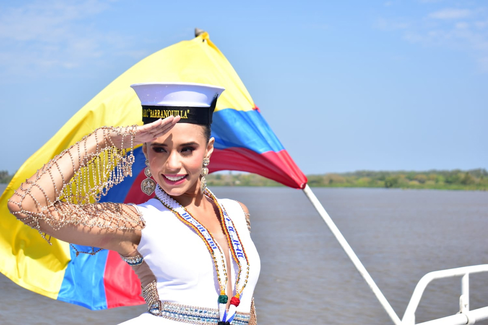 La Reina del Carnaval de Barranquilla prendió la fiesta en la Guacherna Fluvial